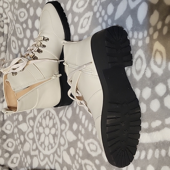 Nanette Lepore cream colored ankel boots. - Picture 2 of 4